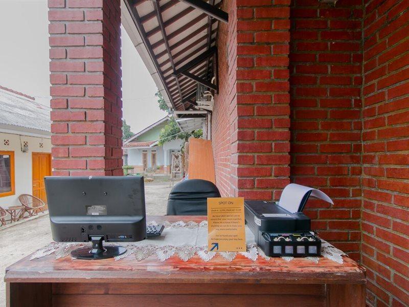Ayu Homestay Syariah Sukabumi Eksteriør bilde