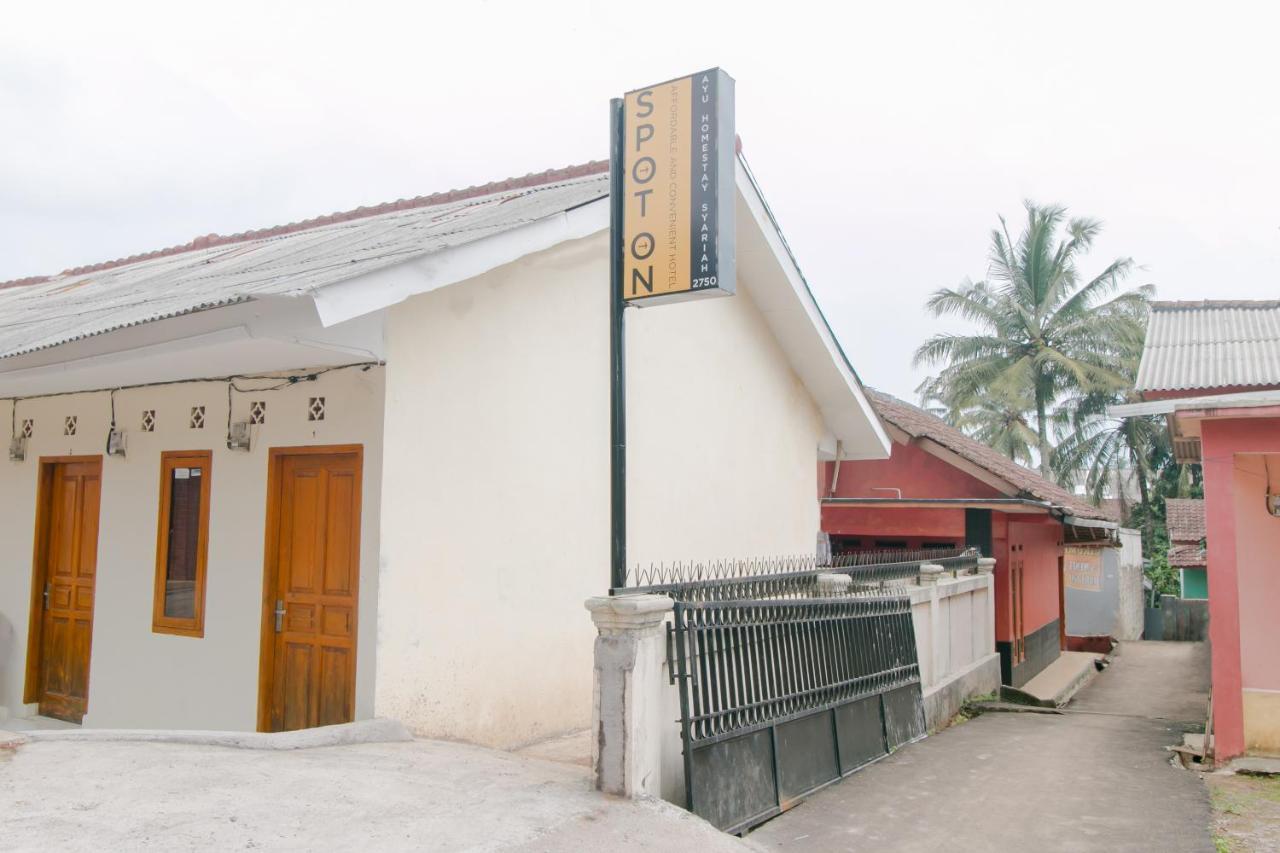 Ayu Homestay Syariah Sukabumi Eksteriør bilde